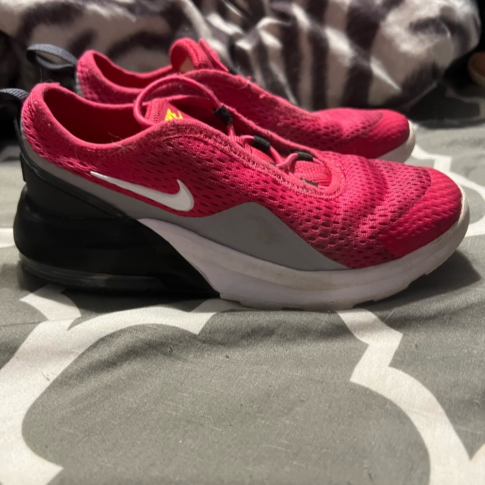 Nike air girls size 13